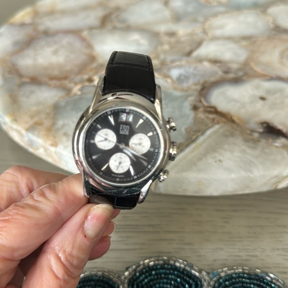 Men’s ESQ watch very good condition!